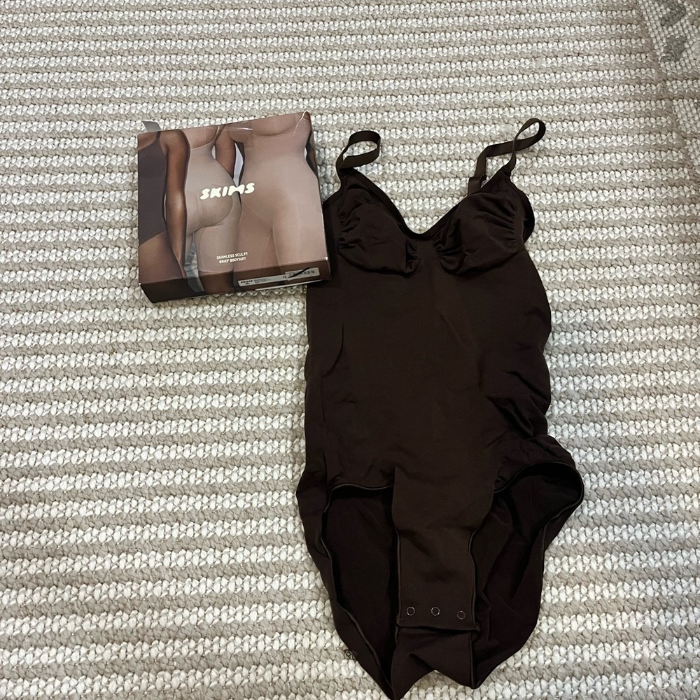 Skims Seamless Sculpt Brief Bodysuit - Picture 3 of 3